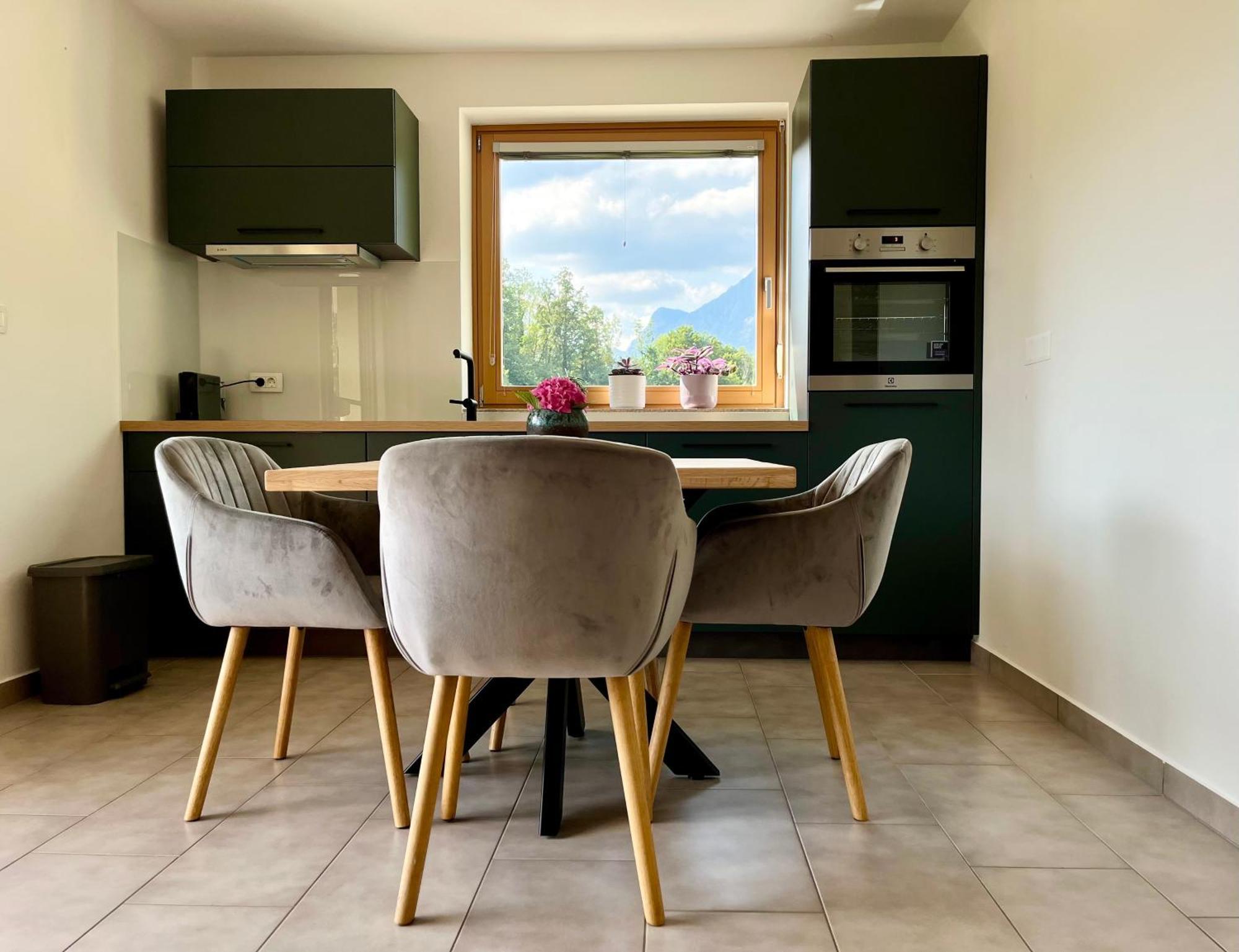 Cozy & Chic - Apartment With A Private Patio Kobarid Eksteriør bilde