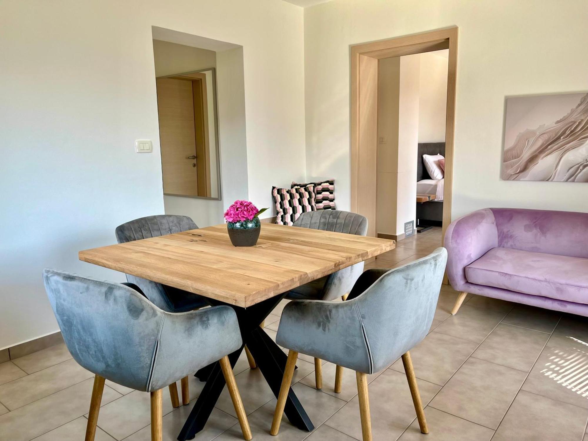 Cozy & Chic - Apartment With A Private Patio Kobarid Eksteriør bilde
